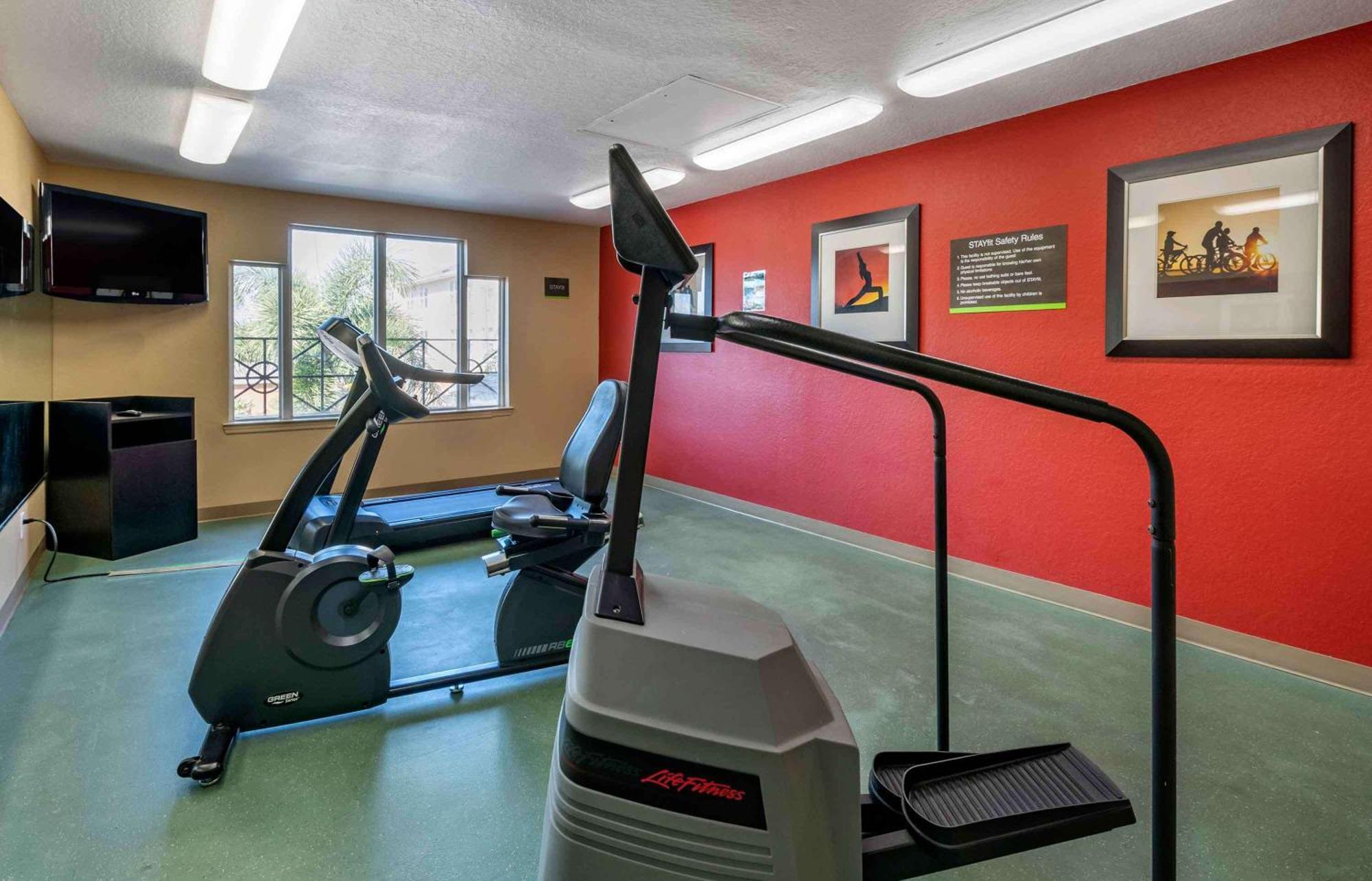 Extended Stay America Select Suites - Orlando - Maitland - Summit Tower Blvd Алтамонте Спрингс Екстериор снимка