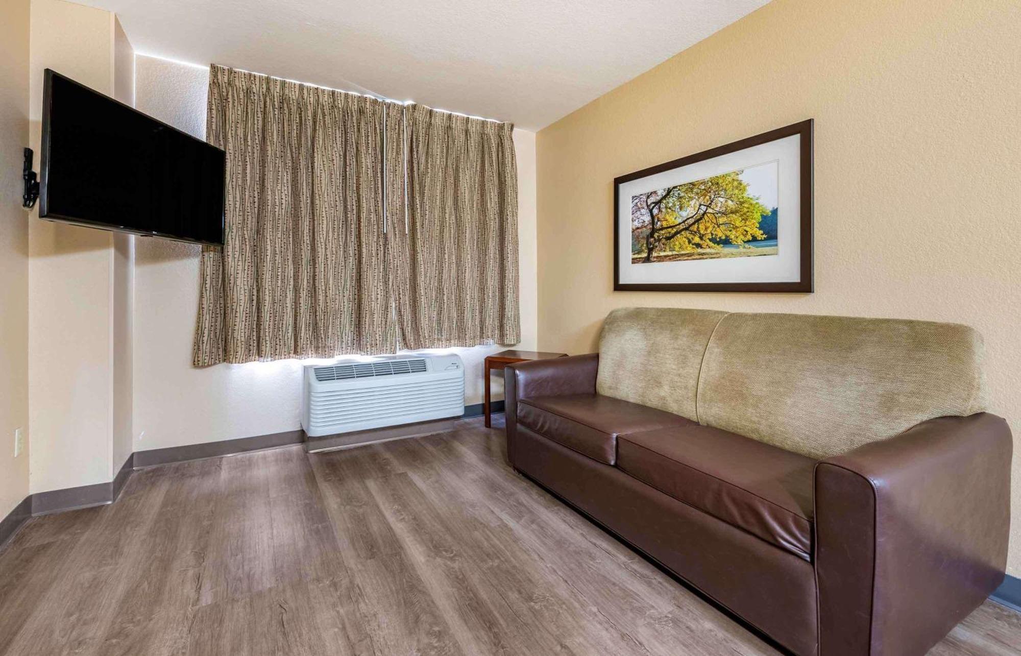 Extended Stay America Select Suites - Orlando - Maitland - Summit Tower Blvd Алтамонте Спрингс Екстериор снимка