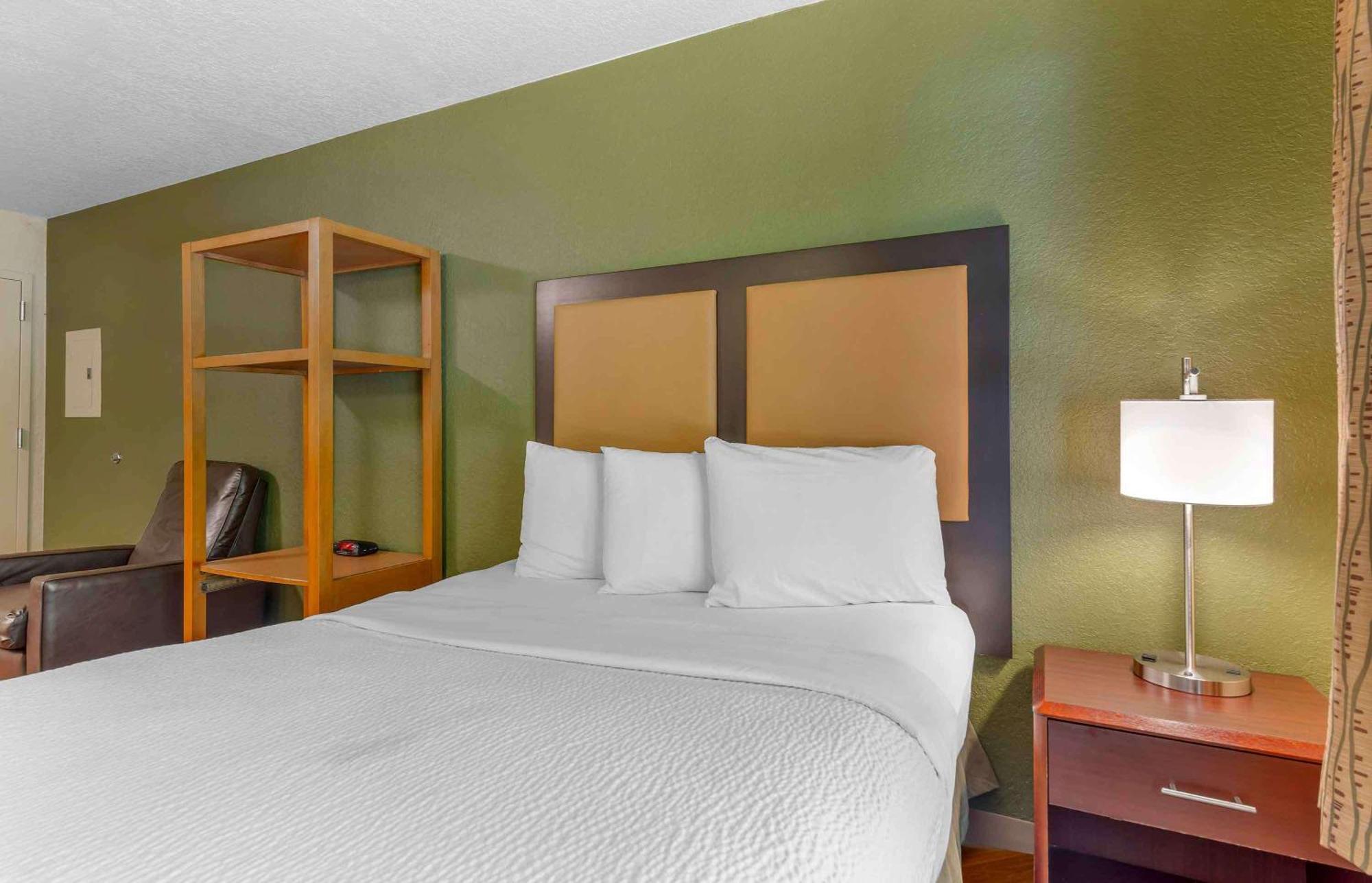 Extended Stay America Select Suites - Orlando - Maitland - Summit Tower Blvd Алтамонте Спрингс Екстериор снимка